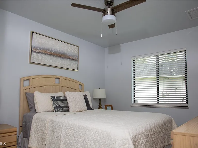 503 SW 11th Ct — Photo 8