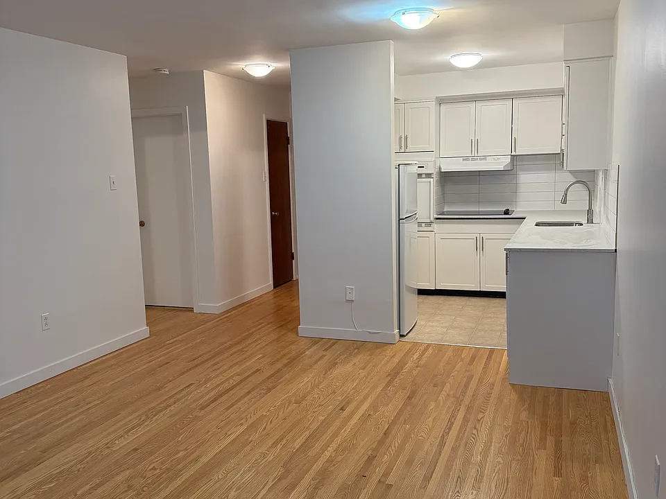 2150 W 39th Ave