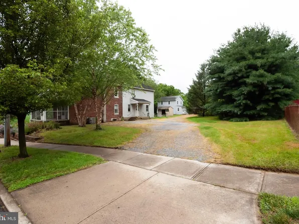 201 2nd St, Fieldsboro, NJ 08505
