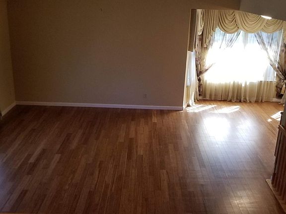 4th image of 2814 Admiral Dr