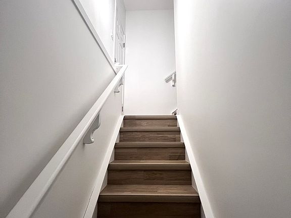 5th image of 22718 82a Ave NW