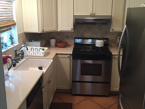 5th image of 305 Greymon Dr