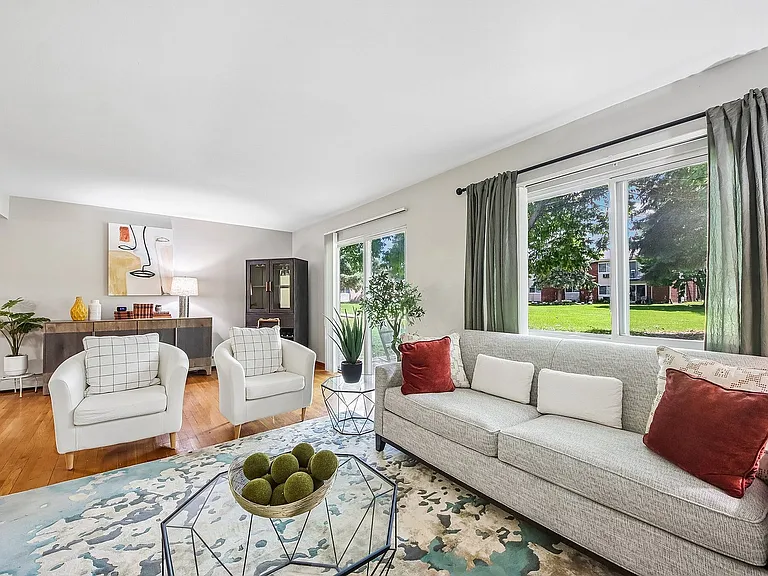 24-web-or-mls-9030 Kennedy Dr Unit 1D-S1906-005