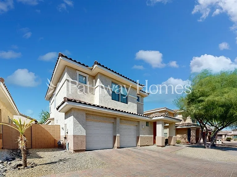 2141 N 135th Dr — Photo 2