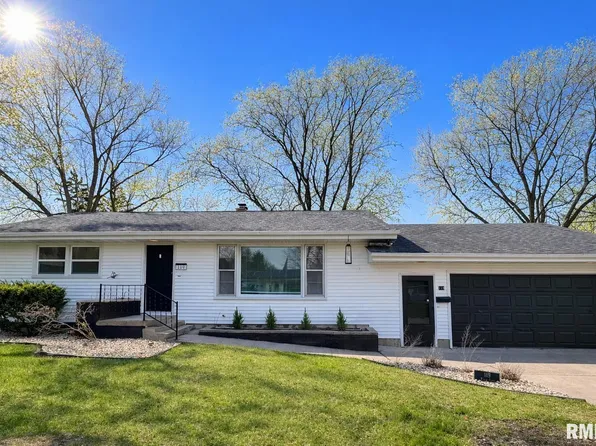 119 Penny Ln, Macomb, IL 61455