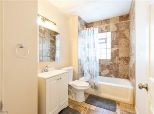 1642 Hillcrest Rd, Cleveland Heights, OH 44118