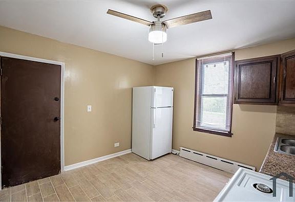 3rd image of 6657 S Knox Ave #1R