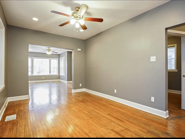 1049 N Massasoit Ave #1 — Photo 4