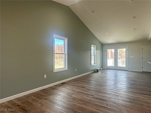 4th image of 261 Potters Cir