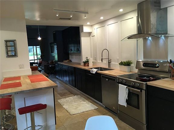 2nd image of 209 Nettlewood Ln