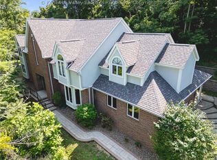 2 Club House Dr, Huntington, WV 25705