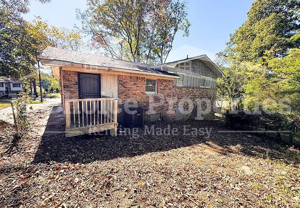 608 Tomahawk Circle Birmingham, AL 35214 - 1 — Photo 2