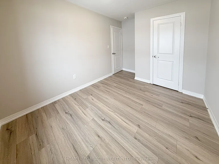 40 Middleton St — Photo 29