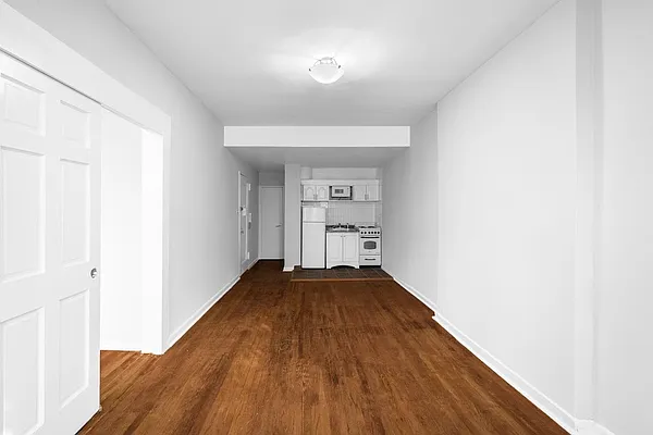 Rented by New York Casas Ltd. | media 15