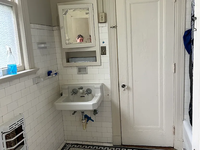 7422 Hampson St #7422 — Photo 13