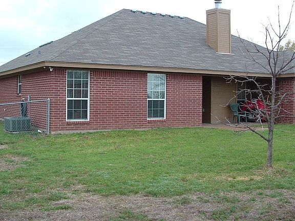2nd image of 404 Alamo St