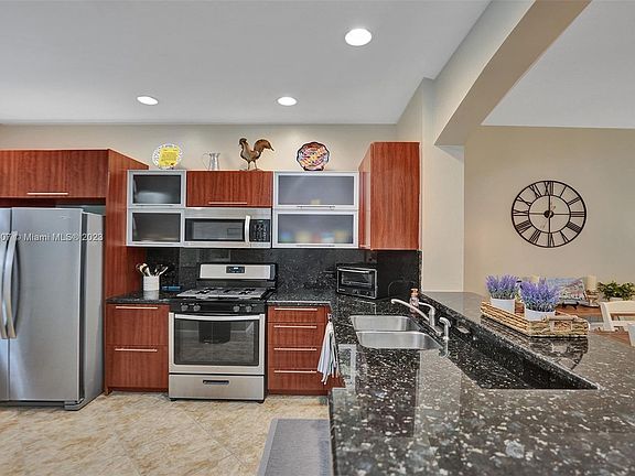 3rd image of 2925 NW 126th Ave #1-215