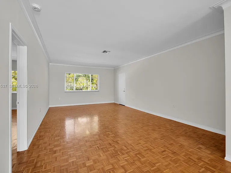 940 Sevilla Ave #206 — Photo 6