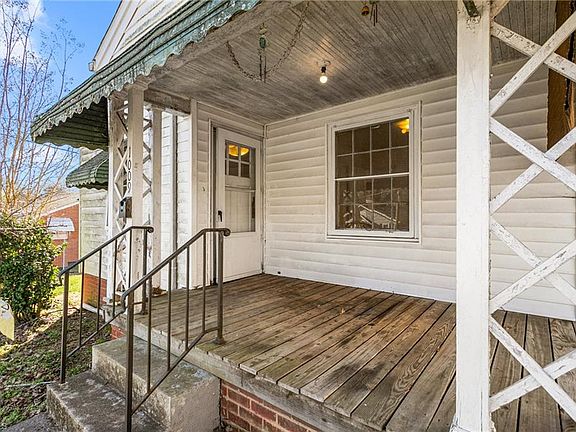 4th image of 1009 Grace Ave