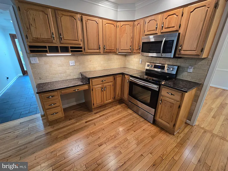 202 Cypress Creek Rd — Photo 10