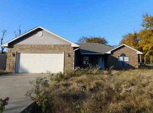 225 Cheyenne Dr, Eufaula, OK 74432