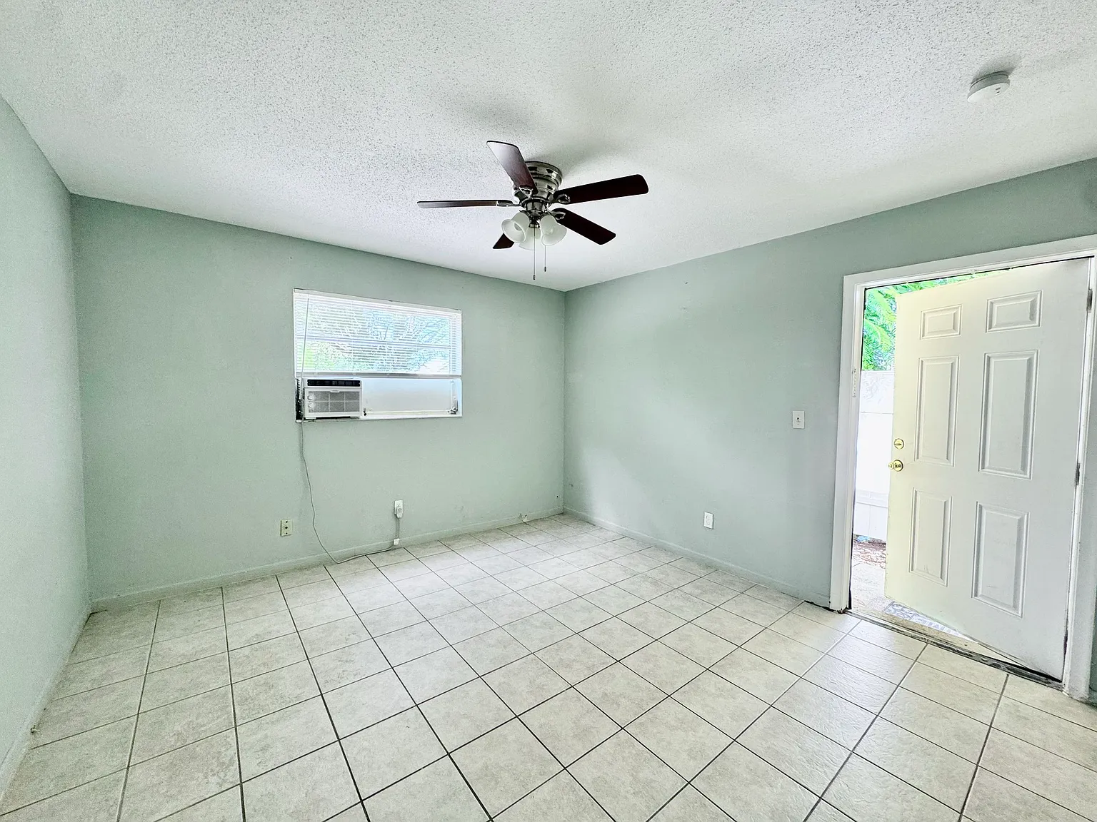 1 bed, 800 sqft, $1,700 — Photo 4