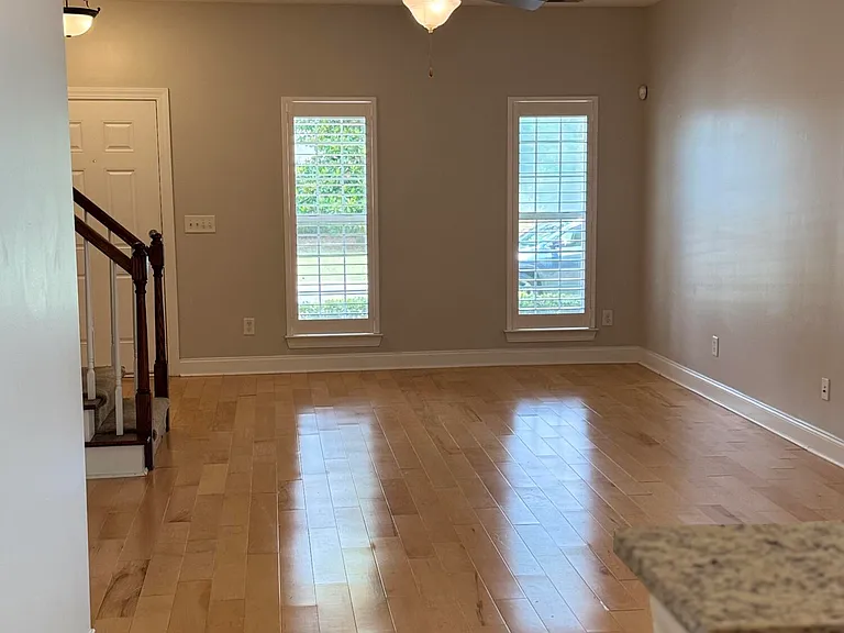 116 Venezia Ct — Photo 8