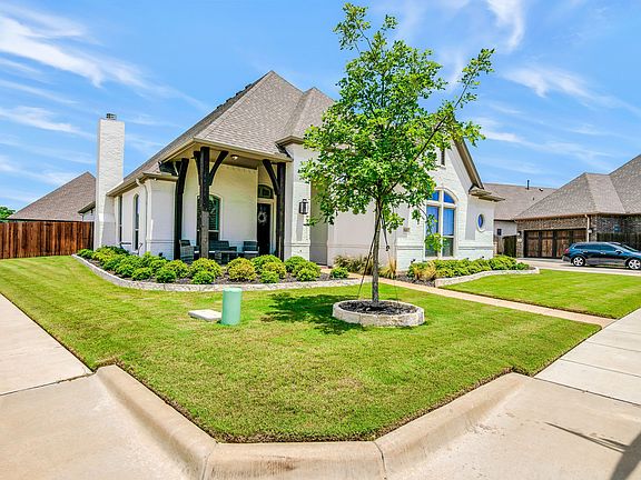8108WhistlingDuckDr-8.jpg