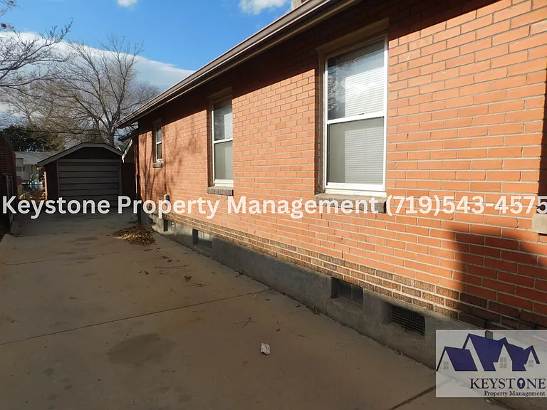 1233 Berkley Ave — Photo 19