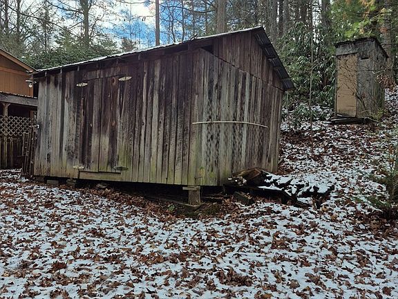 5th image of 164 Deer Hollow Rd