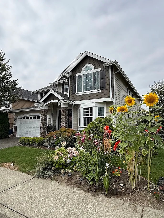 4 bed, 2730 sqft, $3,999 — Photo 1