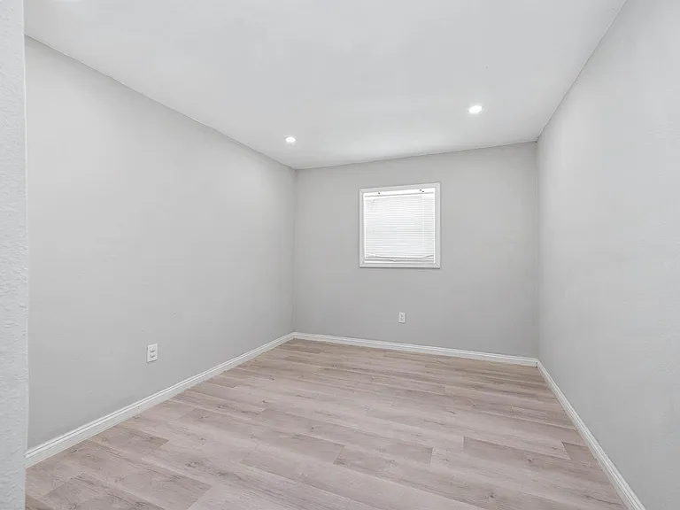 4356 Phlox St — Photo 36