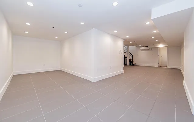 Rented by EXR | media 23