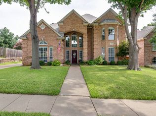 2153 Idlewood Dr, Grapevine, TX 76051