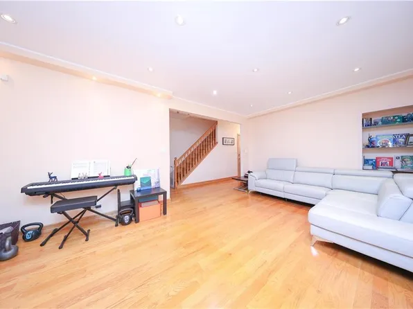 2415 East 27th Street image 11 of 37