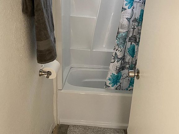 2nd image of 11914 Wilmington Ave #4-F