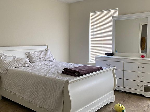3rd image of 1001 12th St #12