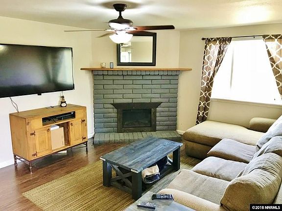5th image of 70 Valerie Cir