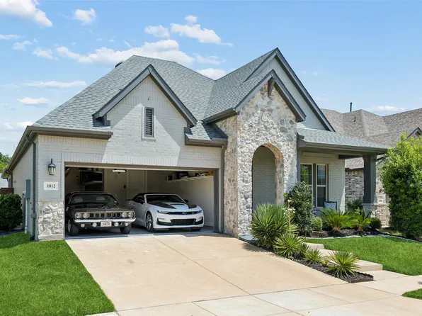 1812 Leo Dr, Van Alstyne, TX 75495