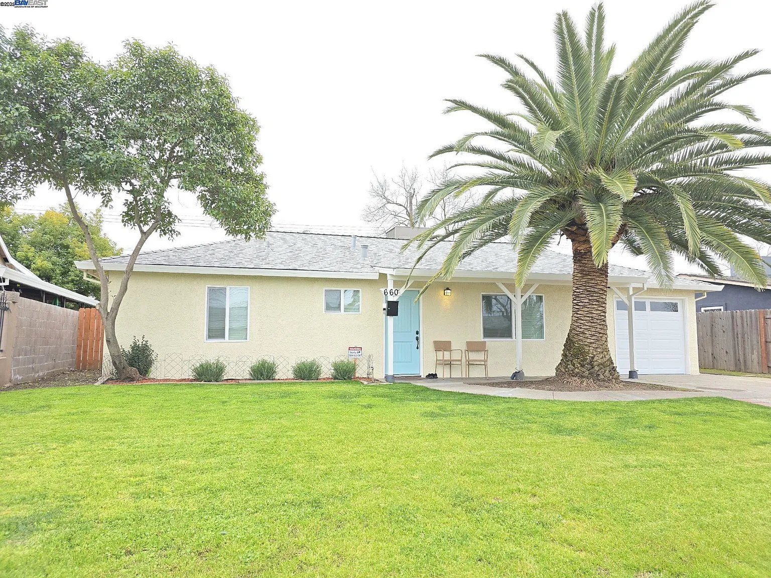 660 Acacia Ave photo 1