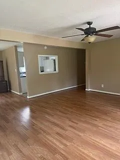 3 bed, 2.0 bath, 1400 sqft, $1,900 — Photo 2
