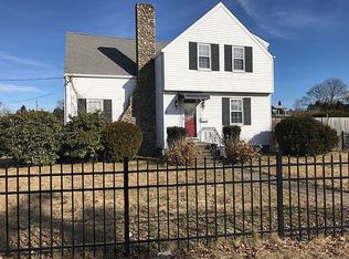 29 Sconticut Neck Rd, Fairhaven, MA 02719