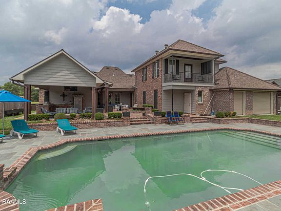 4th image of 136 Grandview Terrace Dr