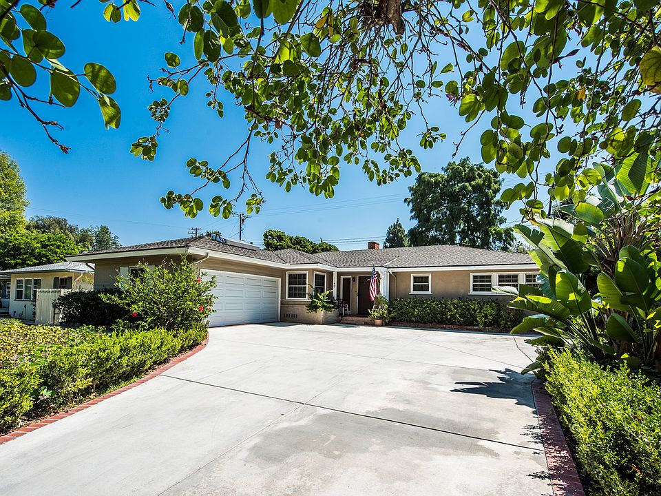 2nd image of 1140 Cerritos Dr