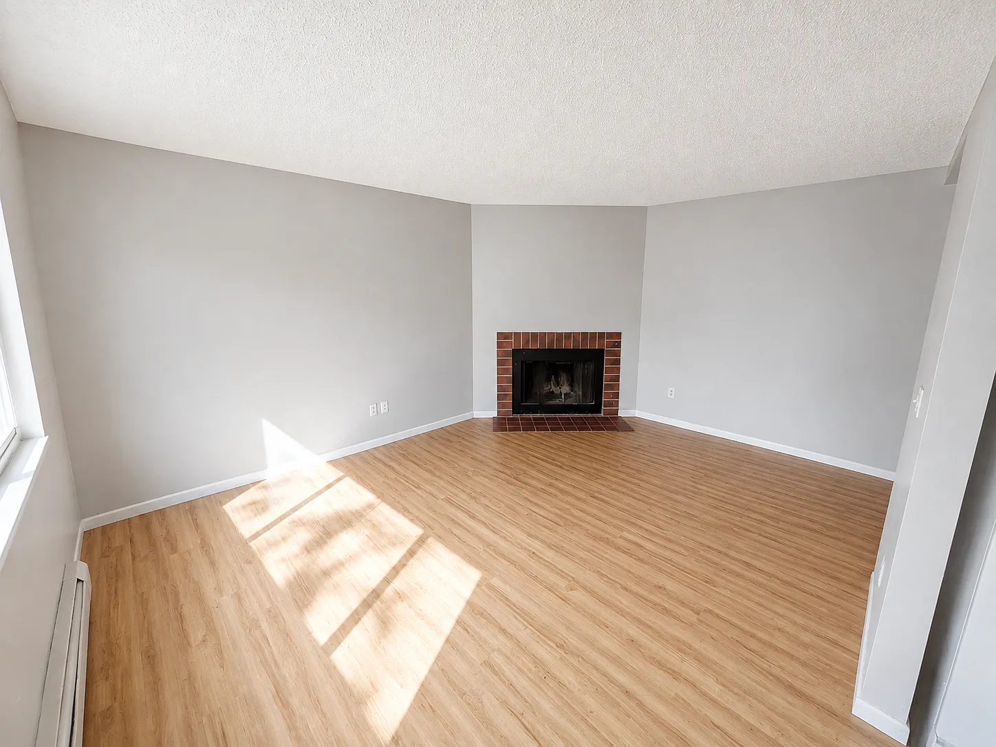2 bed, 900 sqft, $1,095 — Photo 2