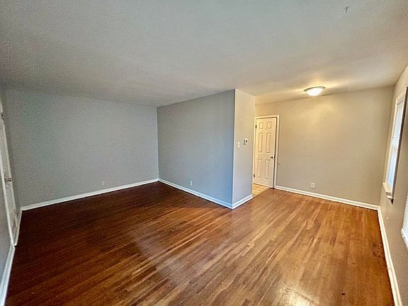 3rd image of 1201 N Broadway St #4