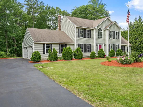 15 Evelyn Street, Hooksett, NH 03106