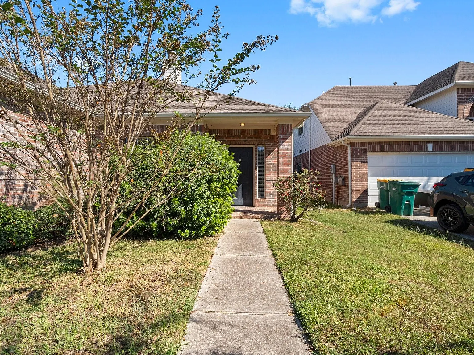 4 bed, 2.0 bath, 1644 sqft, $1,900 — Photo 3