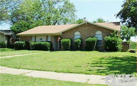 1st image of 930 Meadowdale Cir