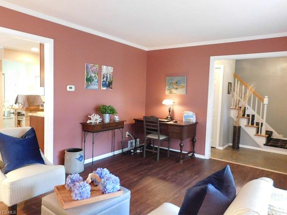 5th image of 6996 Edgecliff Dr